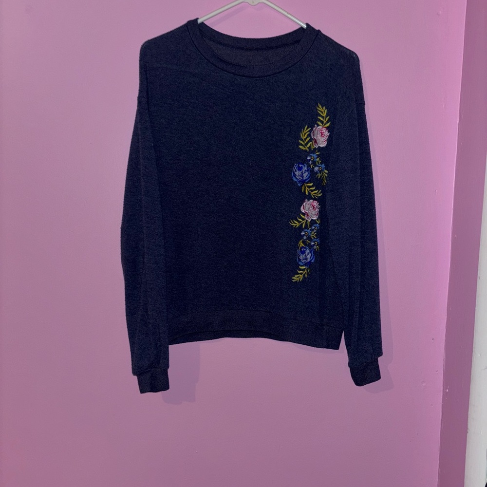Floral Embroidered Sweatshirt